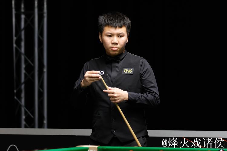 斯诺克武汉公开赛:周跃龙击败泰国选手晋级32强 斯诺克武汉公开赛:周跃龙击败泰国选手晋级32强